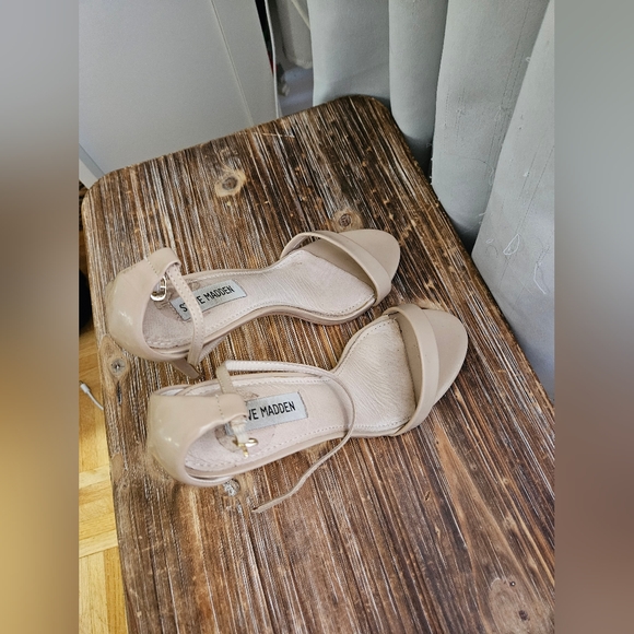 Steve Madden Nude Heels - Picture 3 of 3